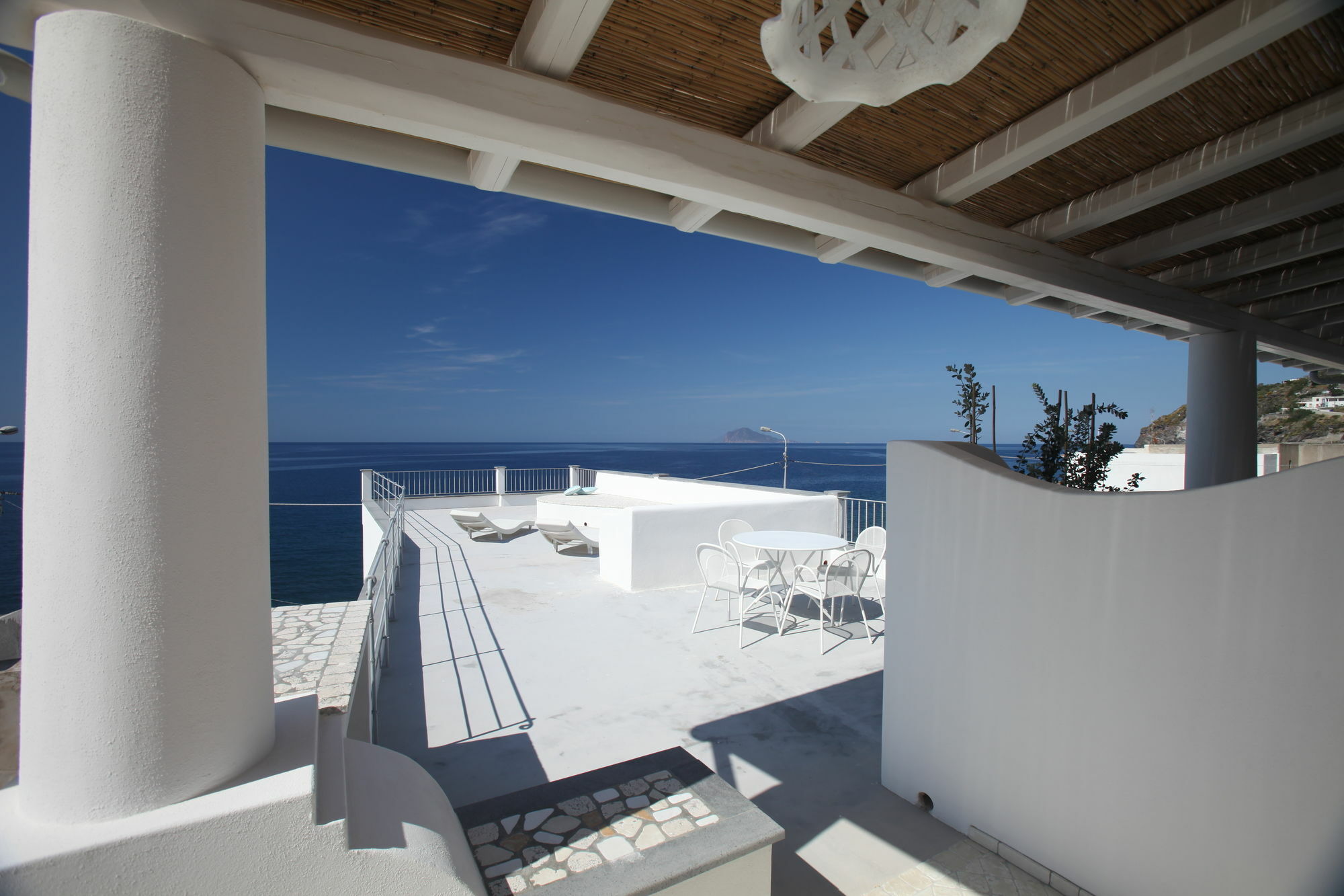 Hotel Cutimare - Aeolian Charme Acquacalda Exterior foto
